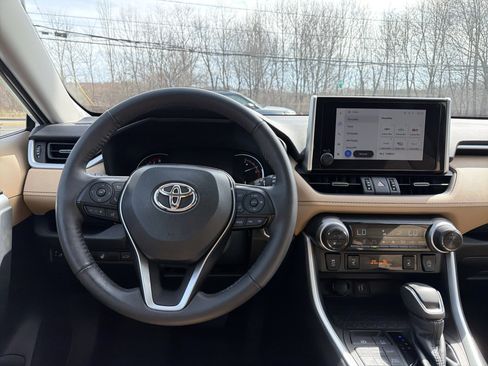 Used 2023 Toyota RAV4 XLE Premium AWD/4WD image 13