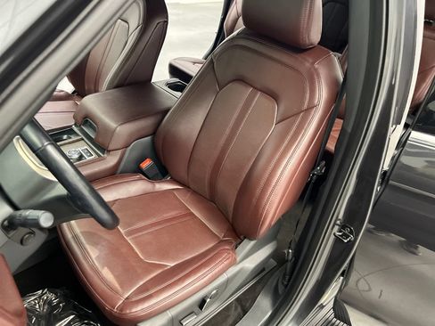 Used 2023 Ford Expedition Limited AWD/4WD image 11