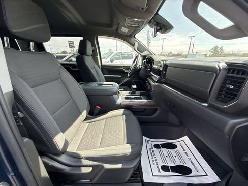 Used 2022 Chevrolet Silverado 1500 LT AWD/4WD image 26