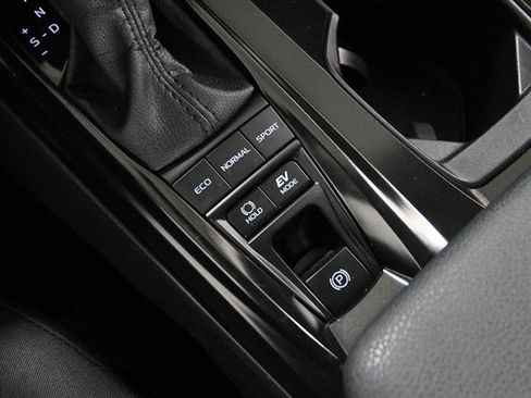 Used 2025 Toyota Camry LE image 16