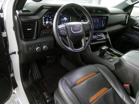 Used 2023 GMC Sierra 1500 AT4 w/ Technology Package image 12