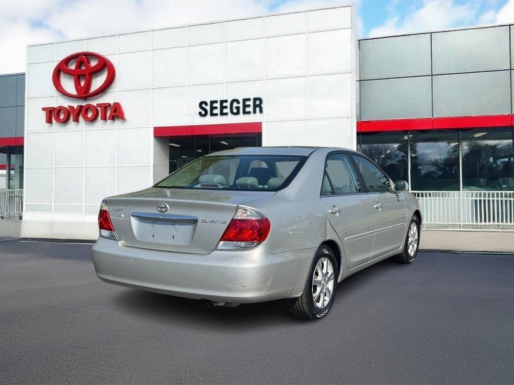 Used 2005 Toyota Camry XLE w/ XLE Premium Plus Pkg FWD image 3