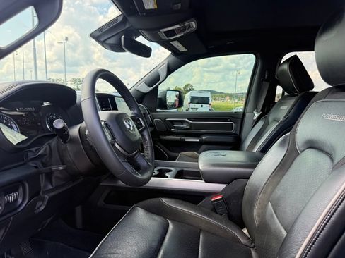Used 2022 RAM 1500 Laramie AWD/4WD image 4