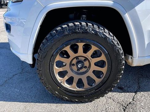 Used 2020 Jeep Grand Cherokee Altitude image 34