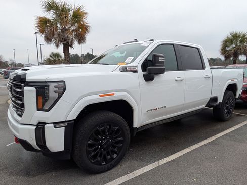 Used 2024 GMC Sierra 2500 AT4 w/ AT4 Premium Plus Package image 4