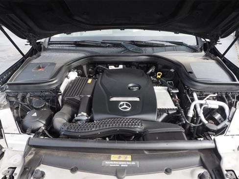 Used 2017 Mercedes-Benz GLC 300 4MATIC image 11