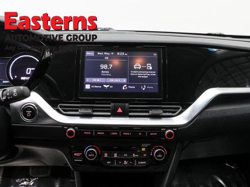 Used 2021 Kia Niro EX w/ Cold Weather Package image 12