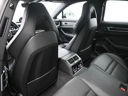 Certified 2023 Porsche Panamera Platinum Edition image 11