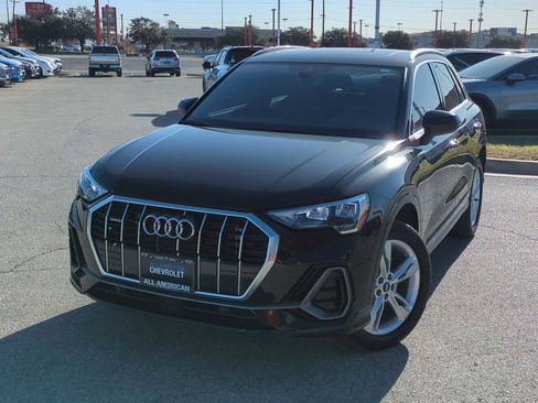 Used 2022 Audi Q3 2.0T Premium w/ Convenience Package image 1