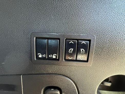 Used 2016 Cadillac Escalade Platinum AWD/4WD image 33