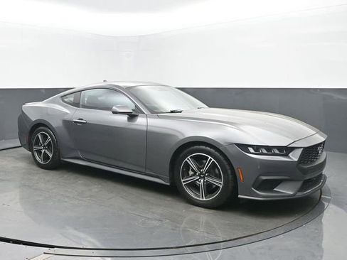 Used 2024 Ford Mustang Premium image 7