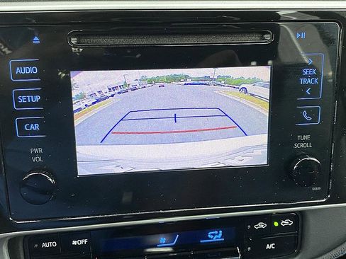 Used 2018 Toyota Corolla SE FWD image 13