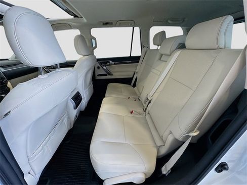 Used 2022 Lexus GX 460 Premium image 26