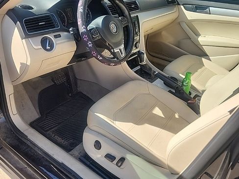 Used 2013 Volkswagen Passat 2.5 SE image 6