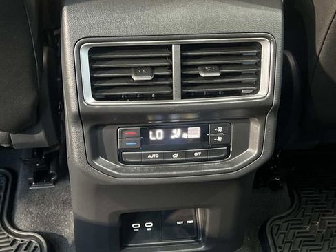New 2026 Volkswagen Atlas SE FWD image 21