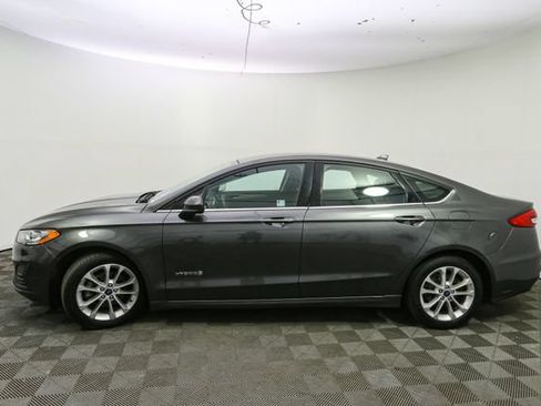 Used 2019 Ford Fusion SE FWD image 6