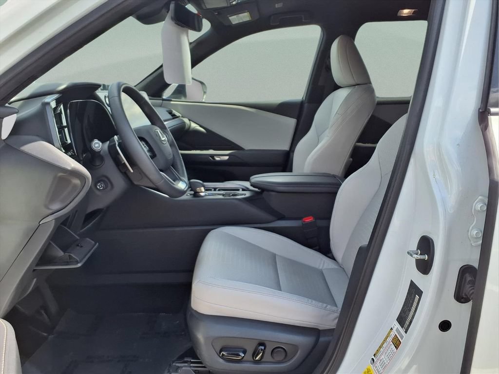 Used 2025 Lexus TX 350 AWD image 11