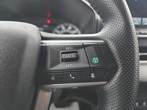 Used 2024 Mitsubishi Outlander SE image 32