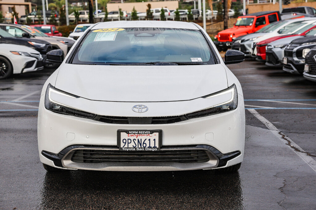Certified 2024 Toyota Prius XLE FWD image 18