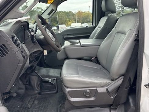 Used 2012 Ford F550 4x4 Regular Cab Super Duty w/ Payload Upgrade Pkg image 9