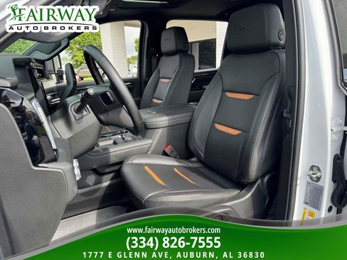 Used 2024 GMC Sierra 2500 AT4 w/ AT4 Premium Plus Package AWD/4WD image 10