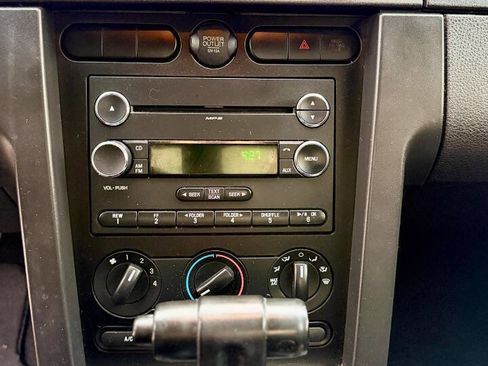 Used 2008 Ford Mustang Coupe RWD image 10