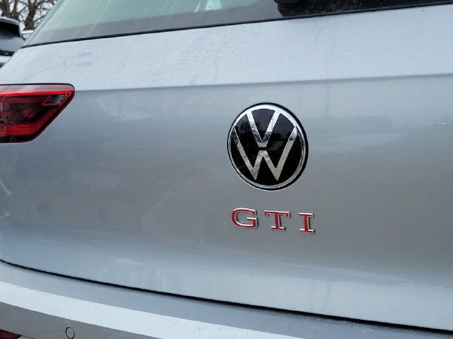 New 2026 Volkswagen GTI SE FWD image 6