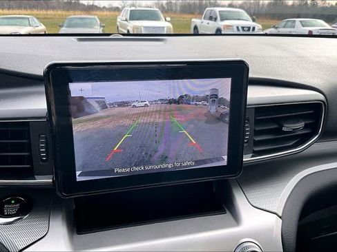 Used 2021 Ford Explorer XLT w/ Equipment Group 202A image 15