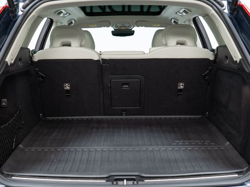 Certified 2024 Volvo XC60 T8 Plus w/ Climate Package AWD/4WD image 10