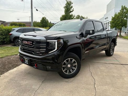 Used 2024 GMC Sierra 1500 AT4 w/ Technology Package AWD/4WD image 2