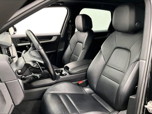 Used 2024 Porsche Cayenne image 26
