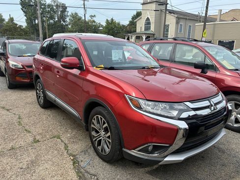 Used 2017 Mitsubishi Outlander SE AWD/4WD image 5