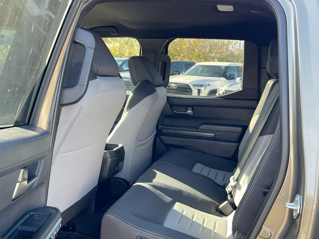 Used 2025 Toyota Tacoma TRD Sport AWD/4WD image 9