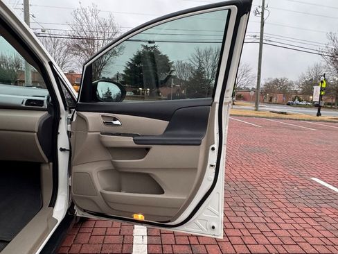 Used 2017 Honda Odyssey EX-L image 9