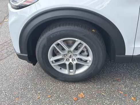 New 2026 Ford Explorer Active RWD image 9