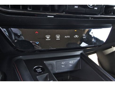 Certified 2025 Nissan Kicks SR w/ Illumination Package FWD image 26