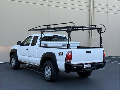 Used 2013 Toyota Tacoma 4x4 Access Cab w/ Convenience Pkg image 4