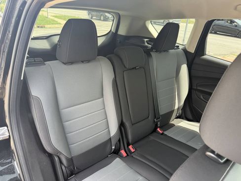 Used 2016 Ford Escape SE w/ Equipment Group 201A FWD image 9
