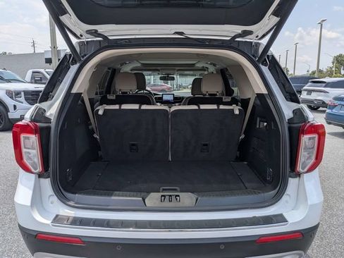 Used 2022 Ford Explorer Limited w/ Equipment Group 301A RWD image 12