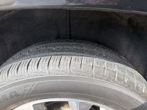 Used 2021 Chevrolet Traverse Premier w/ LPO, Floor Liner Package FWD image 7