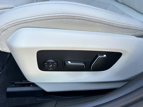 Used 2025 BMW 540i xDrive w/ Premium Package AWD/4WD image 14