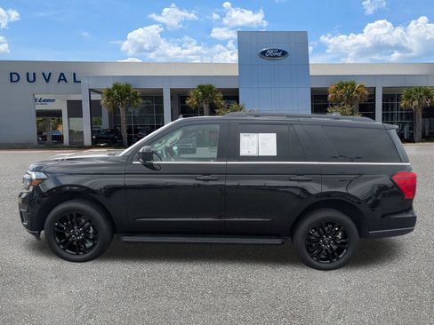 Used 2024 Ford Expedition XLT AWD/4WD image 7