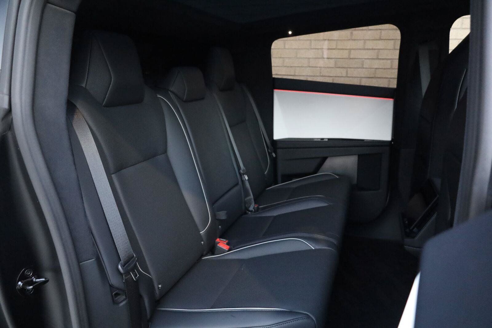 Used 2024 Tesla Cybertruck AWD Crew Cab image 25
