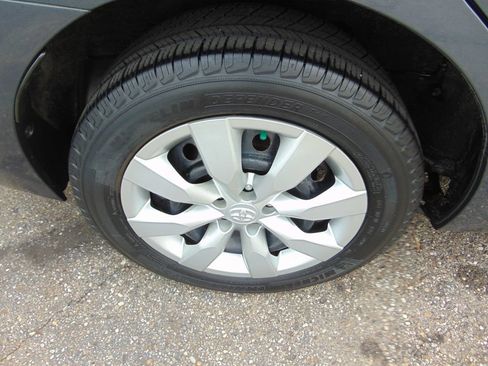 Used 2014 Toyota Corolla LE FWD image 28