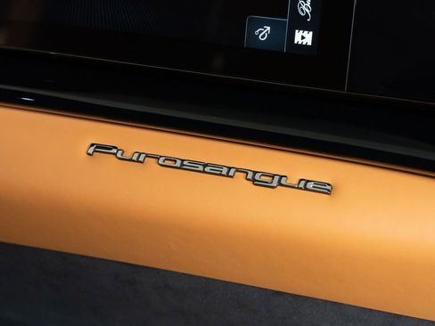 Used 2025 Ferrari Purosangue AWD/4WD image 37