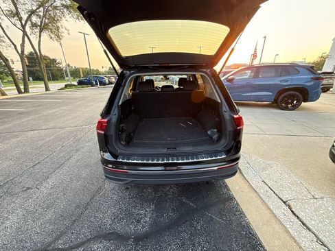 Used 2022 Volkswagen Tiguan SE AWD/4WD image 29
