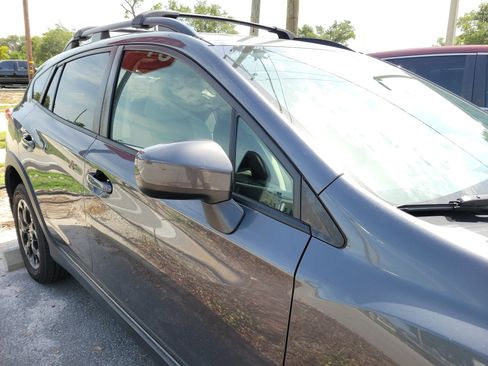 Used 2021 Subaru Crosstrek 2.0i Premium w/ Moonroof Package AWD/4WD image 9