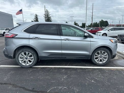 Used 2022 Ford Edge Titanium AWD/4WD image 6