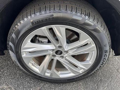 Used 2023 Audi Q7 3.0T Premium Plus AWD/4WD image 37
