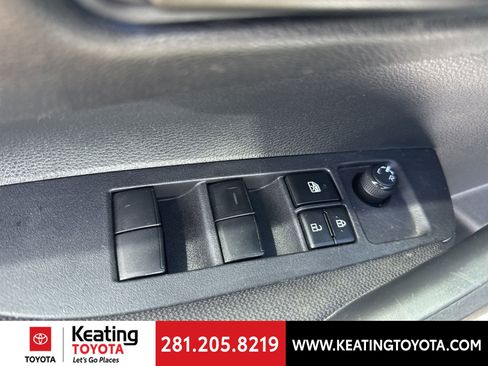 Used 2023 Toyota Corolla LE image 12